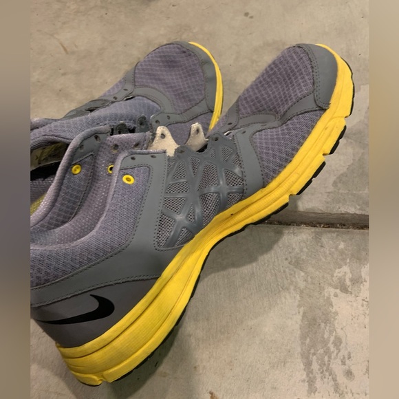 COPY - Men’s Nike shoes - Picture 4 of 5